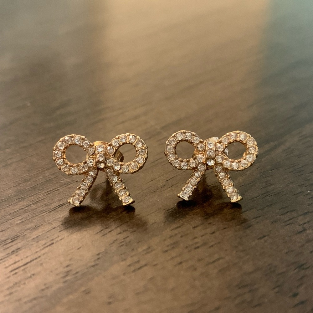 Bow Earrings in gold